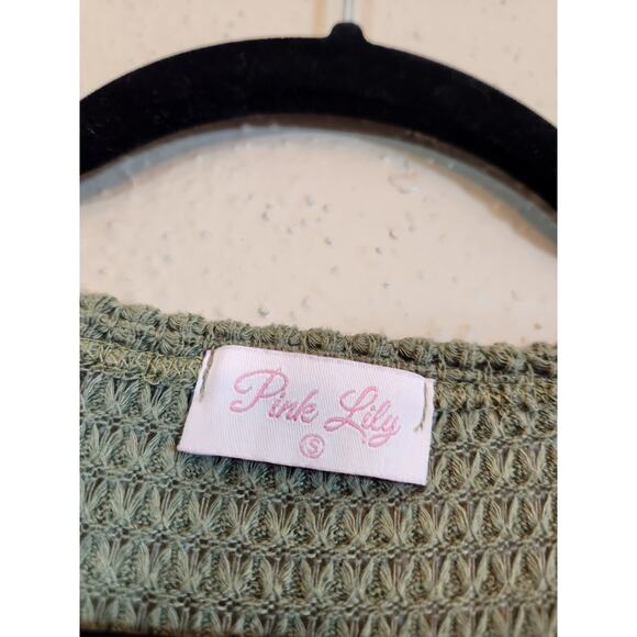 Pink Lily Women's Sage‎ Green V-Neck Waffle Notched Short Sleeve T-Shirt Size S - Picture 3 of 6